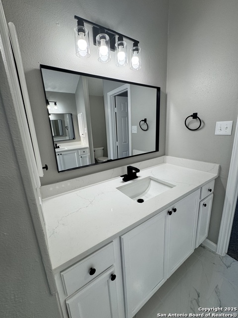 Image 33 of 49 For 11858 Amy Frances