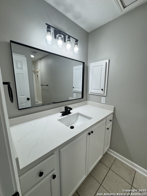 Image 36 of 49 For 11858 Amy Frances