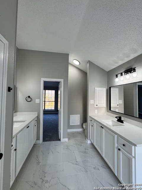 Image 37 of 49 For 11858 Amy Frances