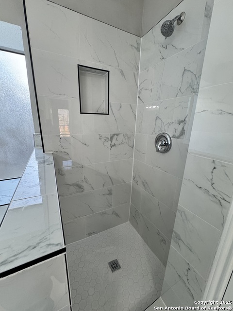 Image 38 of 49 For 11858 Amy Frances