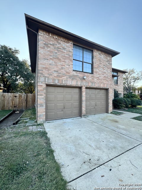 Image 4 of 49 For 11858 Amy Frances