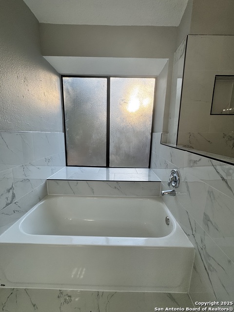 Image 43 of 49 For 11858 Amy Frances