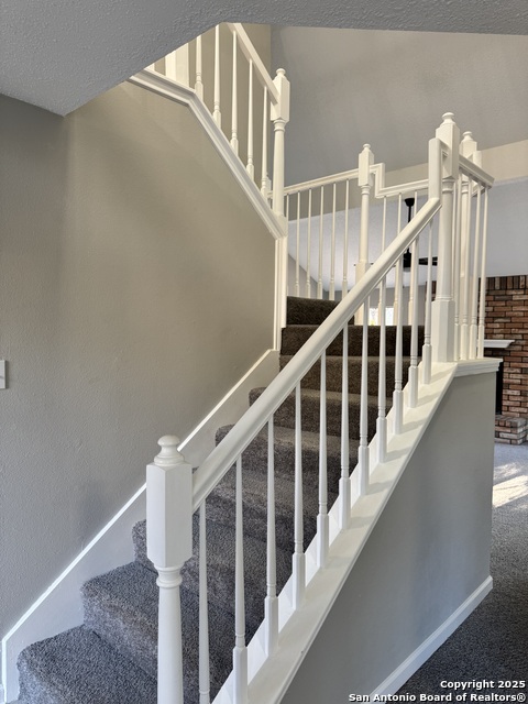 Image 6 of 49 For 11858 Amy Frances