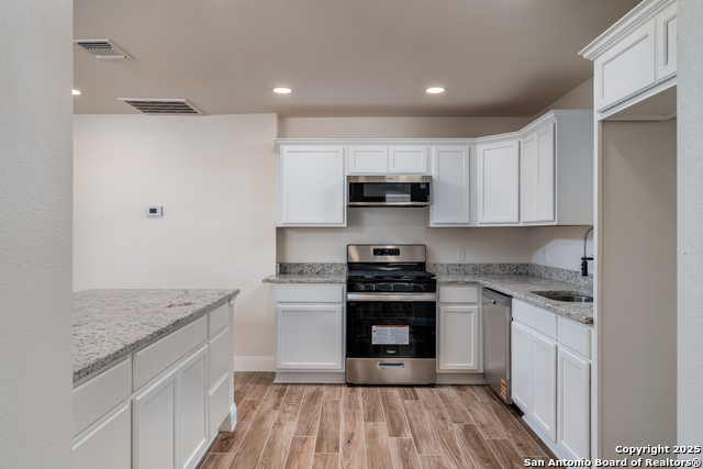 Image 12 of 30 For 227 Burke Ave