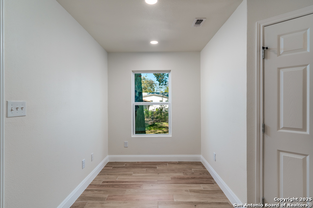 Image 17 of 30 For 227 Burke Ave