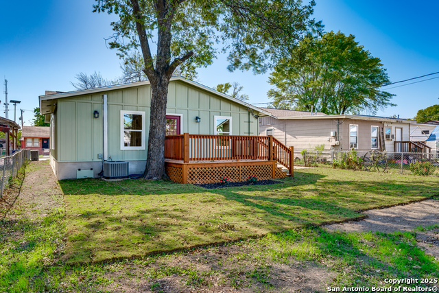 Image 28 of 30 For 227 Burke Ave