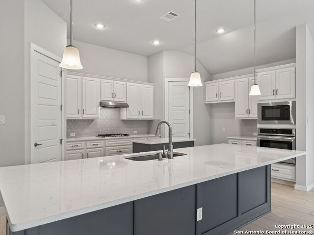 Image 11 of 33 For 119 Branson  