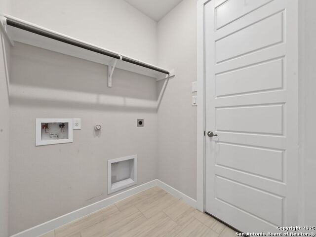 Image 28 of 33 For 119 Branson  