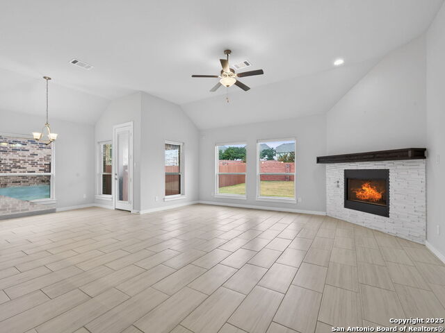 Image 7 of 33 For 119 Branson  