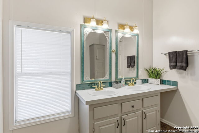 Image 53 of 61 For 247 Covey  