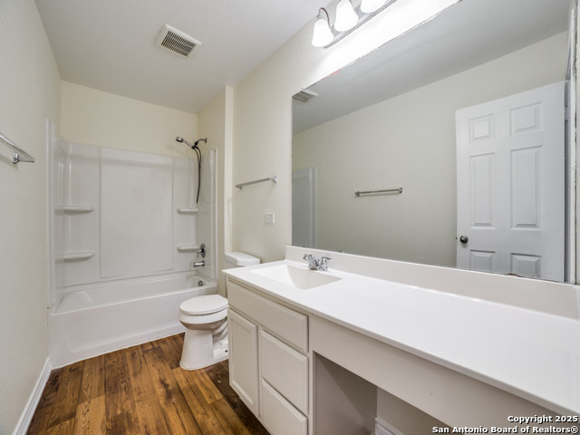 Image 25 of 37 For 1306 Hummingbird