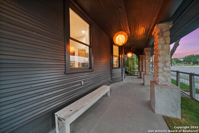 Image 2 of 19 For 540 Adams  