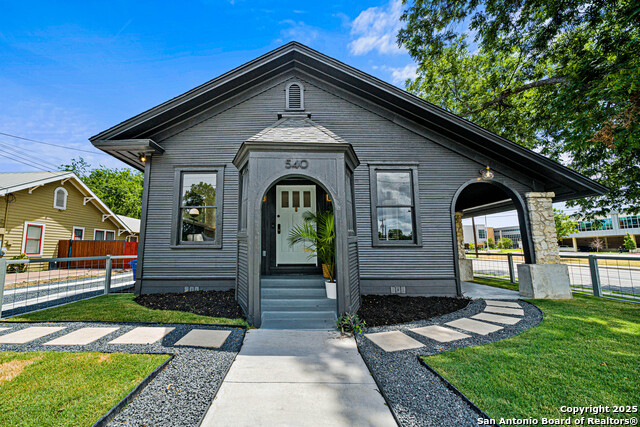 Image 4 of 19 For 540 Adams  