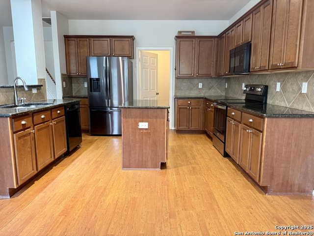 Image 4 of 25 For 122 Carmel