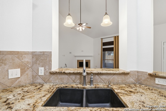 Listing photo id 24 for 3009 Prairie