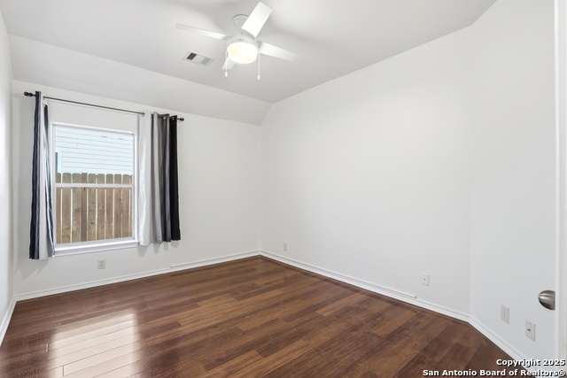 Listing photo id 29 for 3009 Prairie