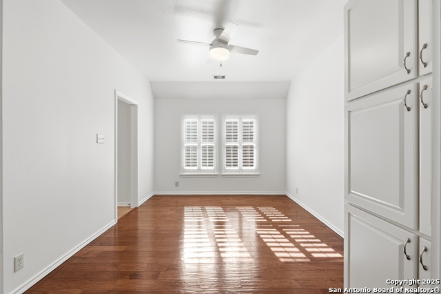 Listing photo id 31 for 3009 Prairie