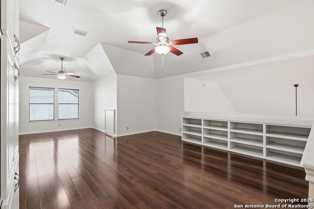 Listing photo id 37 for 3009 Prairie