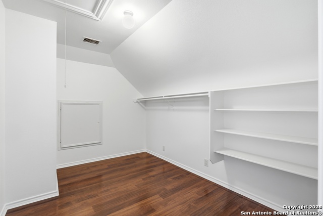 Listing photo id 39 for 3009 Prairie