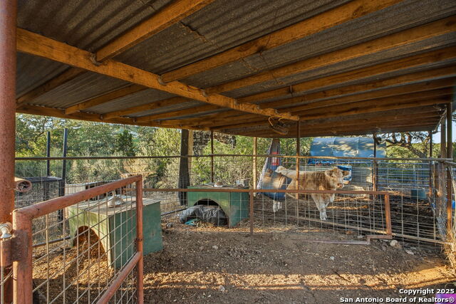 Image 29 of 51 For 18668 Bandera