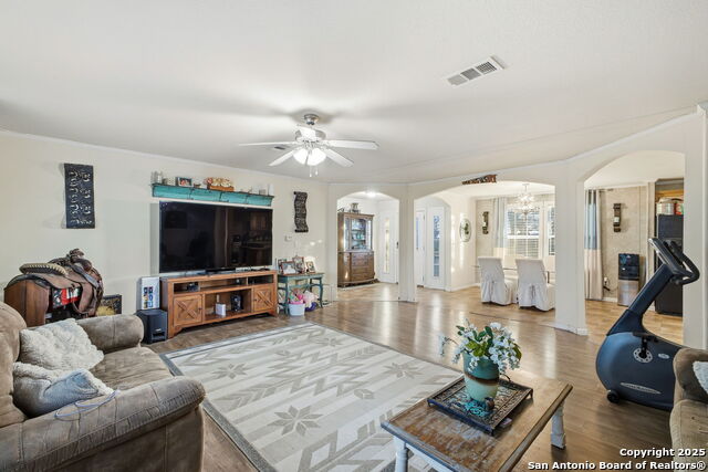 Image 38 of 51 For 18668 Bandera