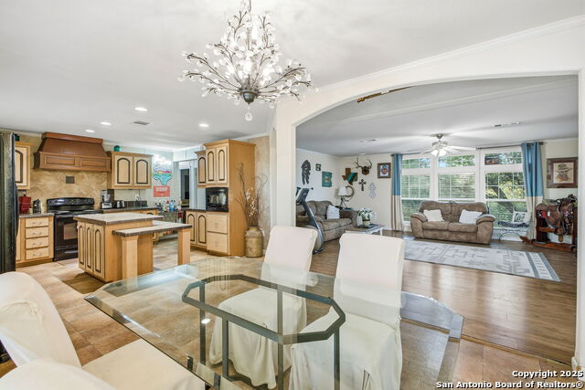 Image 40 of 51 For 18668 Bandera