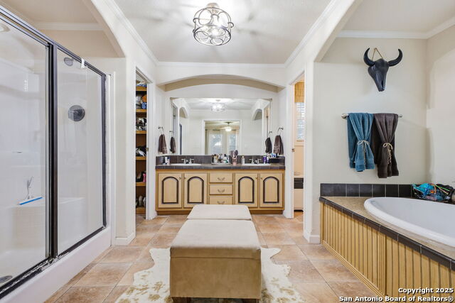 Image 43 of 51 For 18668 Bandera