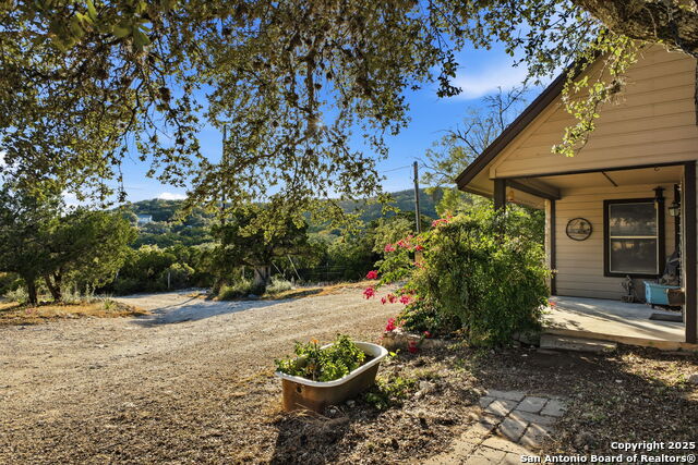 Image 5 of 51 For 18668 Bandera