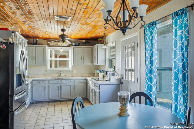 Image 9 of 51 For 18668 Bandera