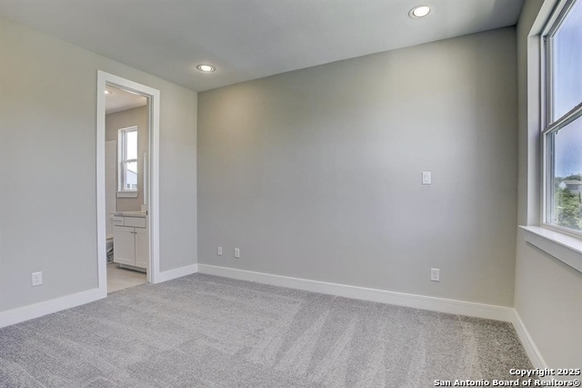 Listing photo id 11 for 2502 Hadley St