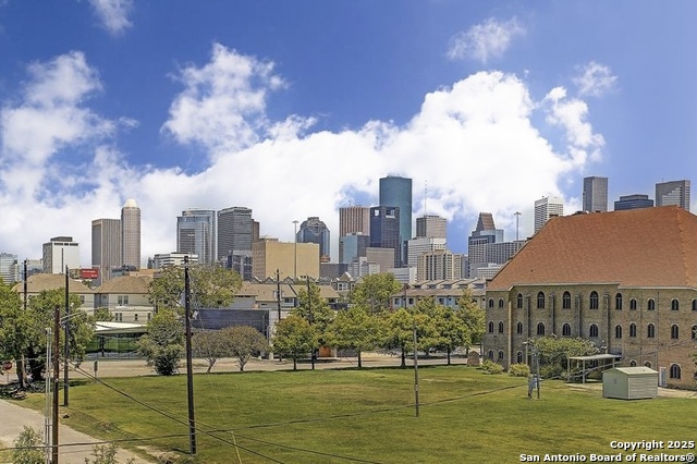 Listing photo id 20 for 2502 Hadley St