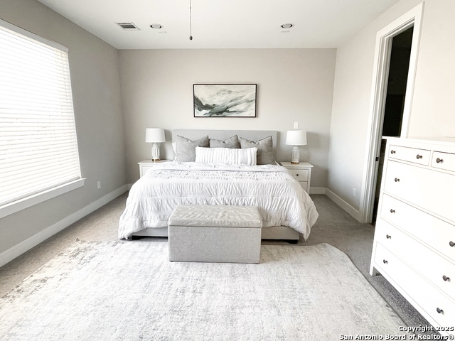 Listing photo id 7 for 2502 Hadley St