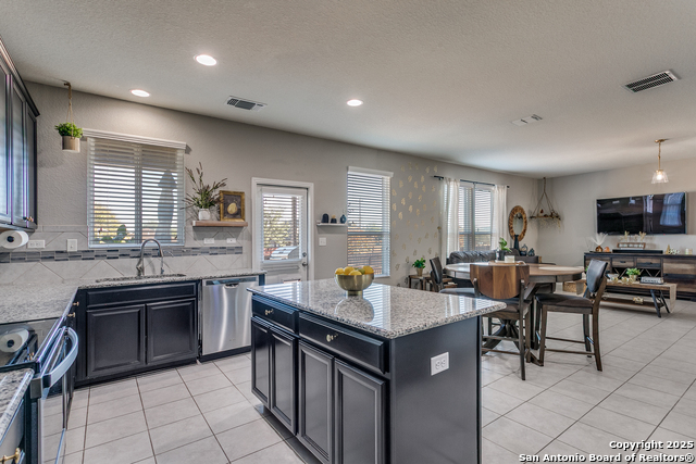 Image 12 of 23 For 9846 Silver Mist