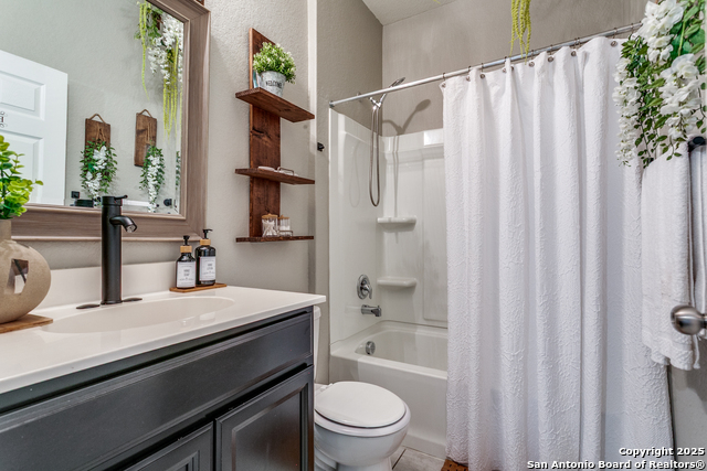 Image 14 of 23 For 9846 Silver Mist