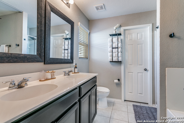 Image 17 of 23 For 9846 Silver Mist