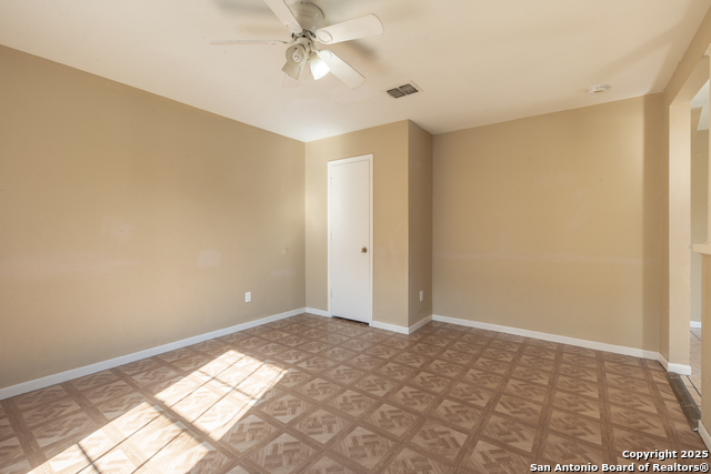 Image 8 of 21 For 7561 Windsor Oaks