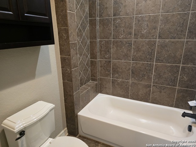 Image 24 of 32 For 8719 Kallison Arbor