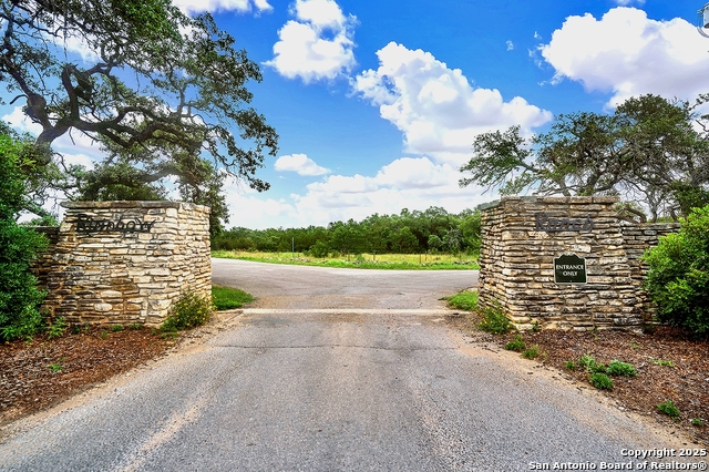 Listing photo id 0 for 1650 Rainbow Ranch S