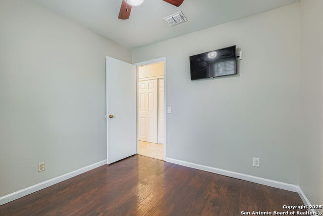 Image 21 of 29 For 9322 Valley Ridge