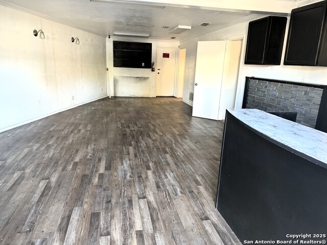 Listing photo id 1 for 6617 Flores S