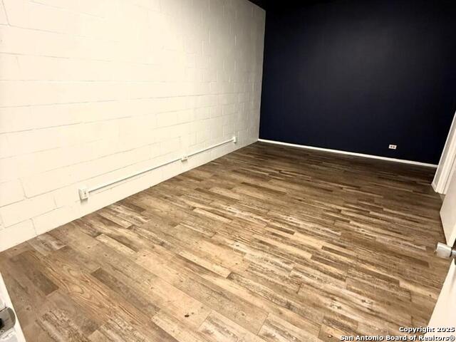 Listing photo id 4 for 6617 Flores S