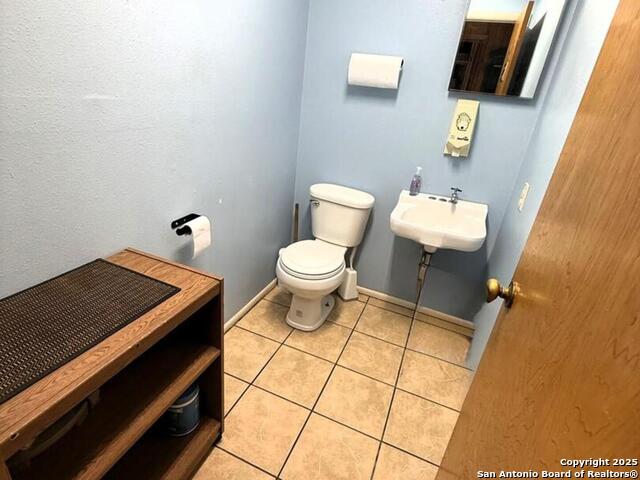 Listing photo id 8 for 6615 Flores S