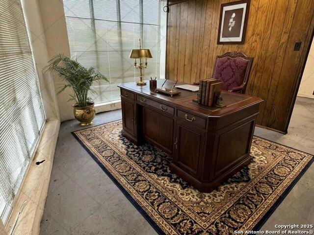 Listing photo id 16 for 6615 Flores S