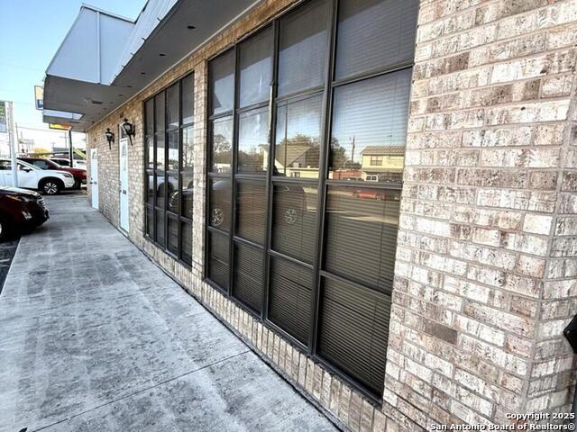 Listing photo id 0 for 6615 Flores S