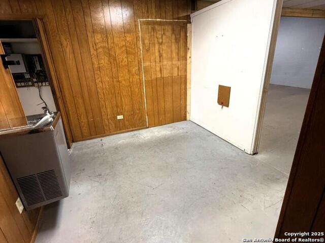 Listing photo id 7 for 6615 Flores S