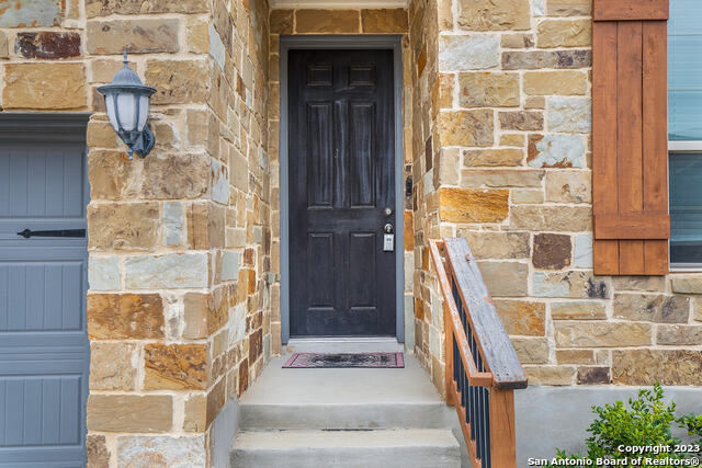 Listing photo id 1 for 11627 Troubadour Trail