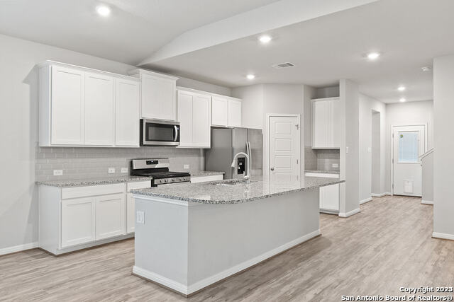 Listing photo id 2 for 11627 Troubadour Trail