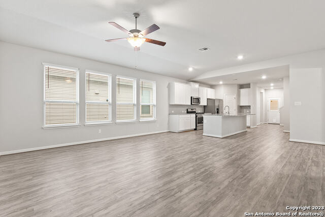 Listing photo id 5 for 11627 Troubadour Trail