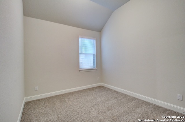 Listing photo id 10 for 2031 Stephanie Avenue