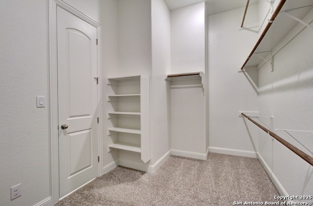 Listing photo id 19 for 2031 Stephanie Avenue